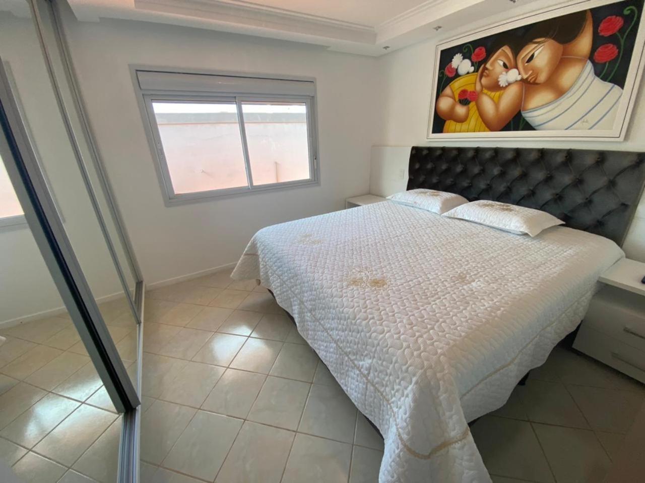 cód 13 - Casa aconchegante com 4 dormitórios, sendo 2 suítes!