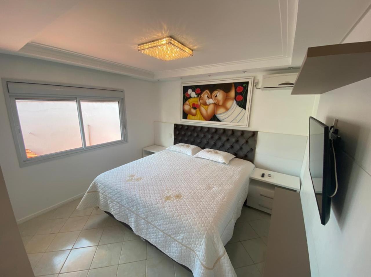 cód 13 - Casa aconchegante com 4 dormitórios, sendo 2 suítes!