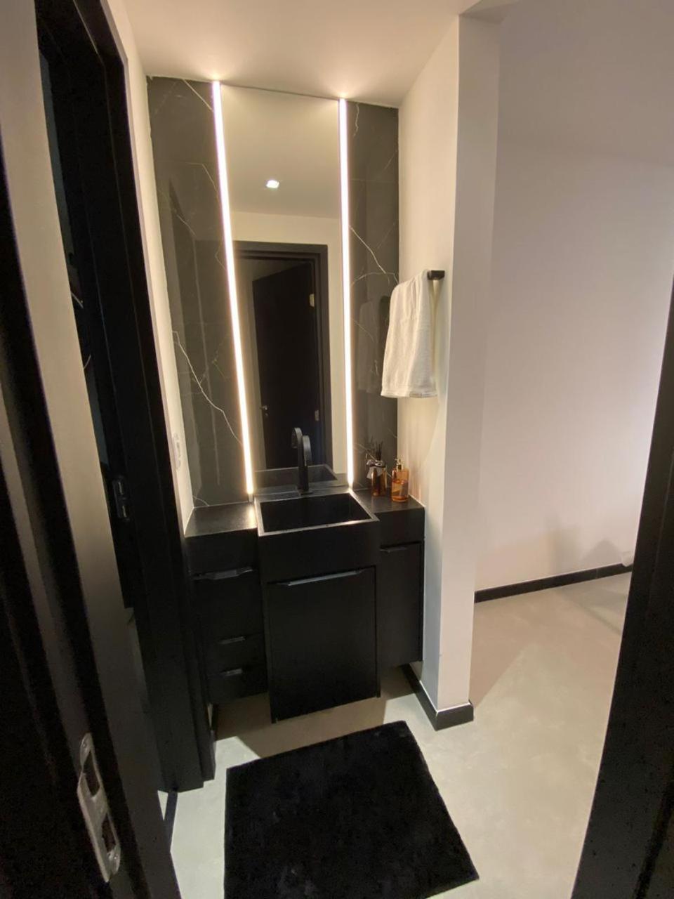 Flat de luxo na Mata da Praia