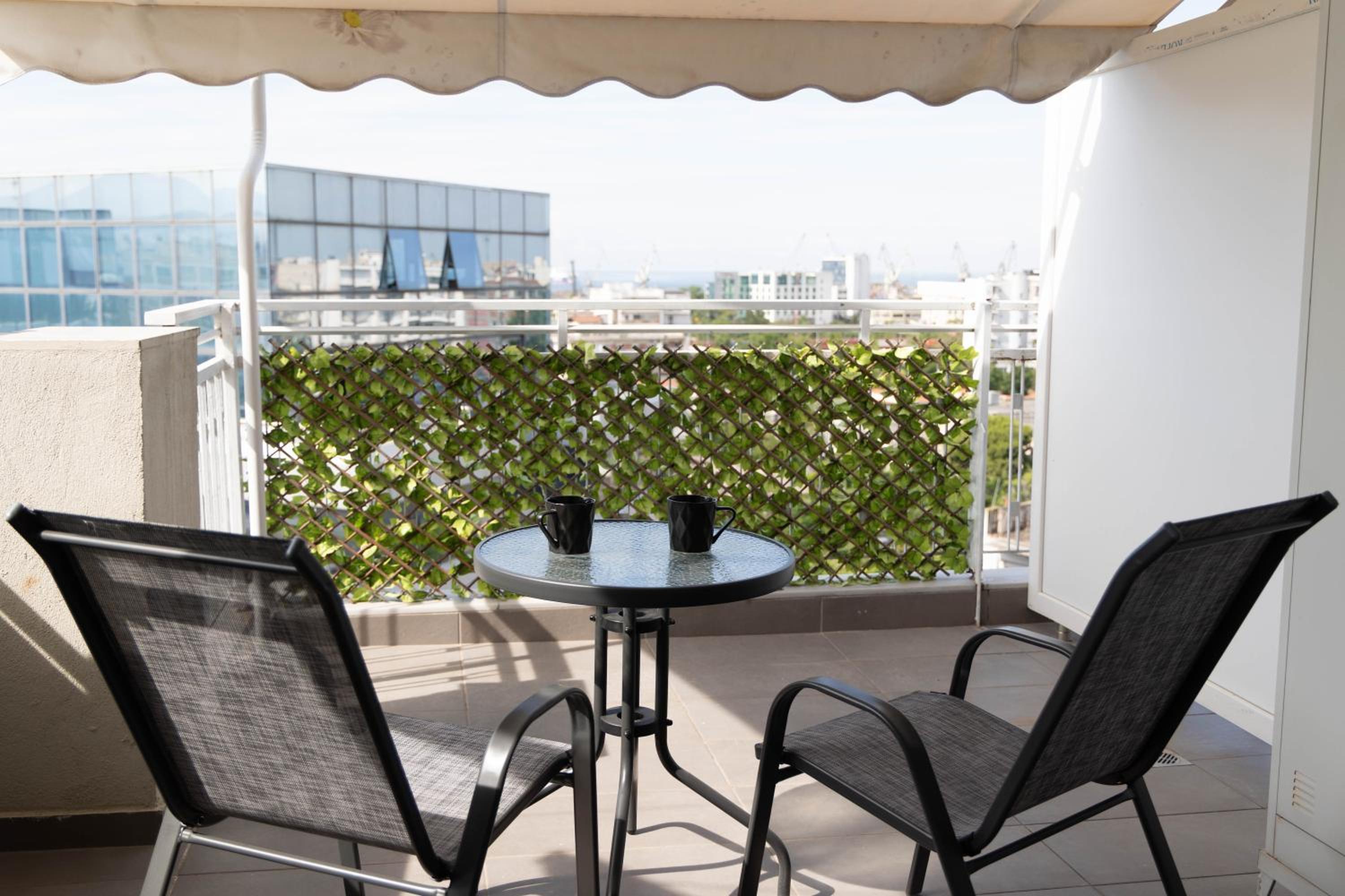 SKG Subway Apartments