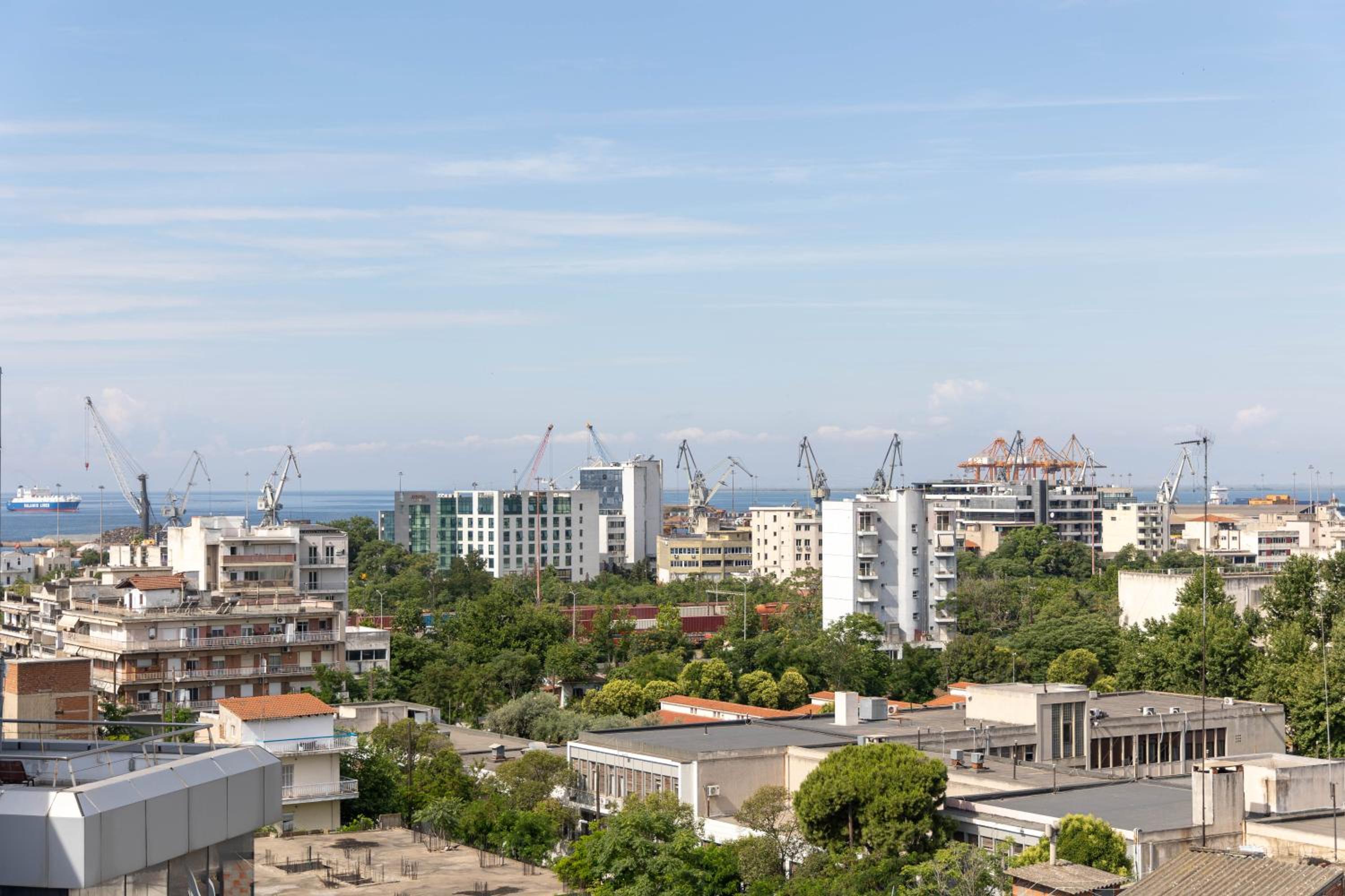 SKG Subway Apartments