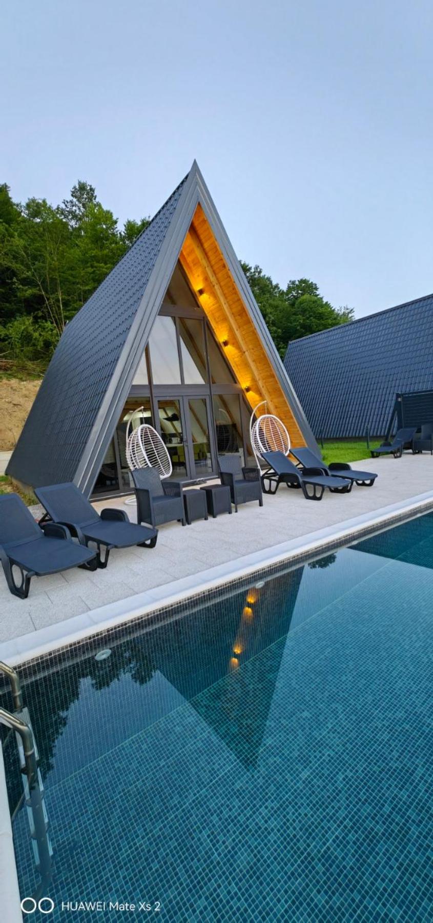 UNA RESORT