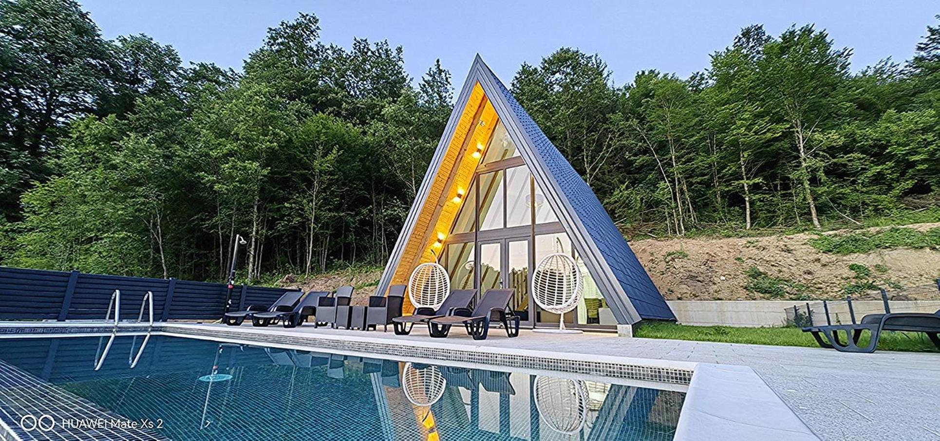 UNA RESORT