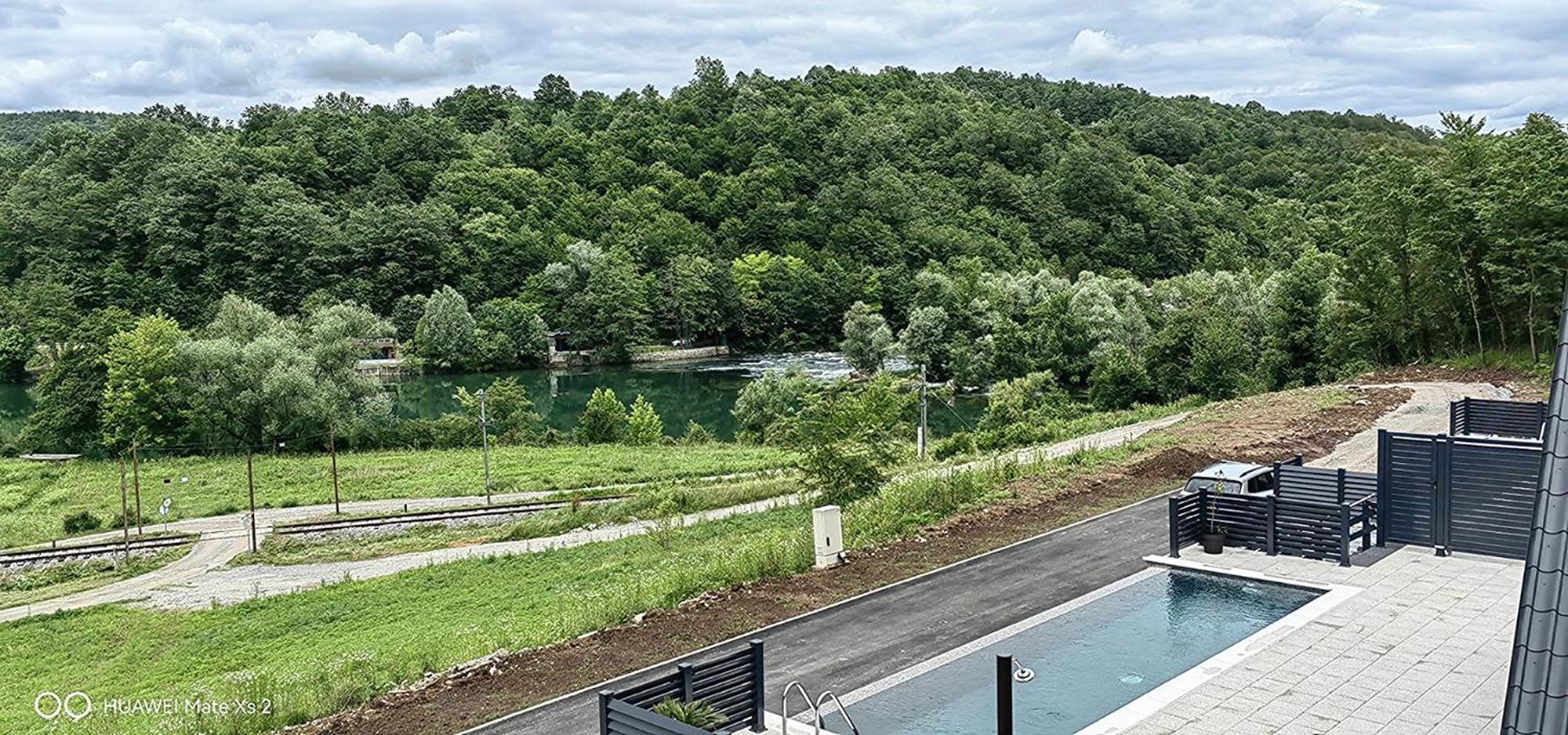UNA RESORT