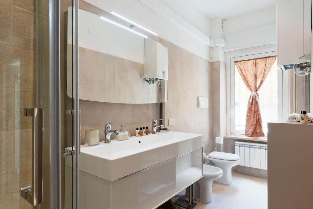 Luxurious home of the antiquarian at Spanish Steps