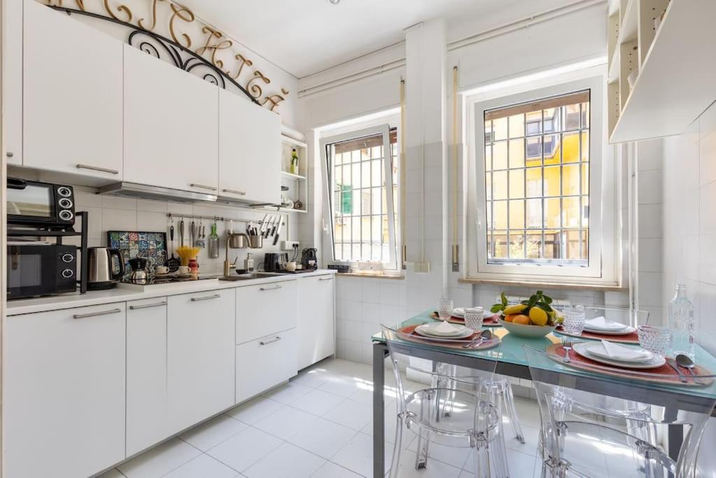 Luxurious home of the antiquarian at Spanish Steps