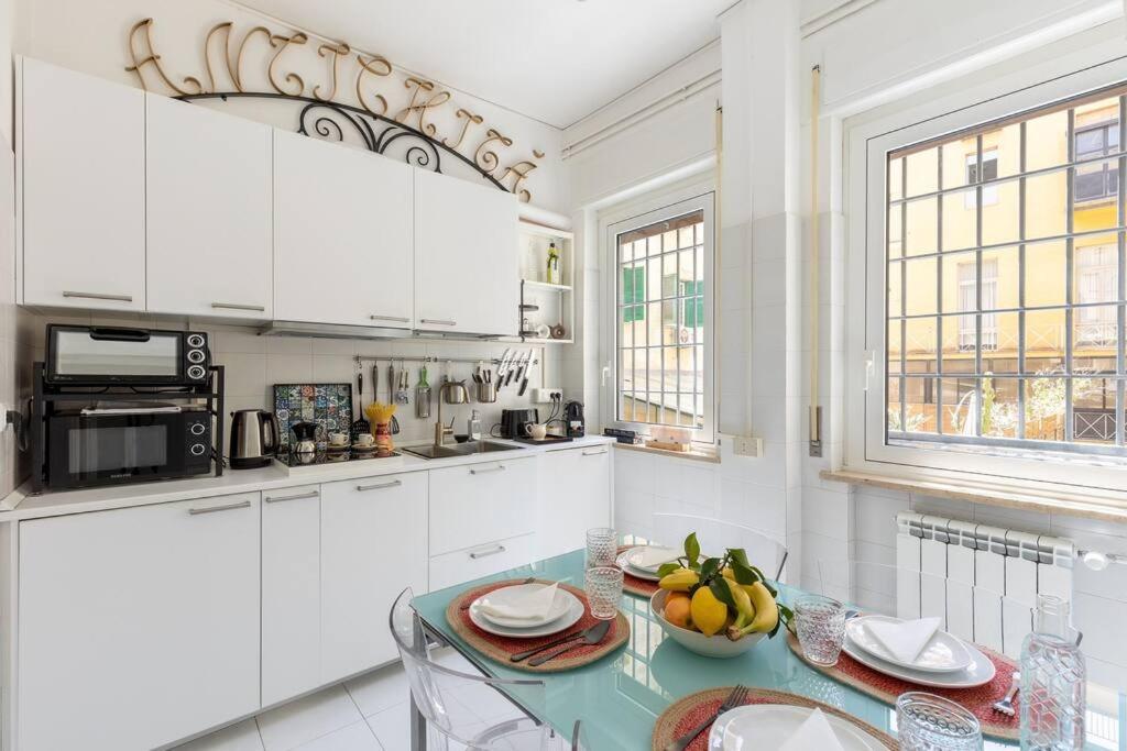 Luxurious home of the antiquarian at Spanish Steps