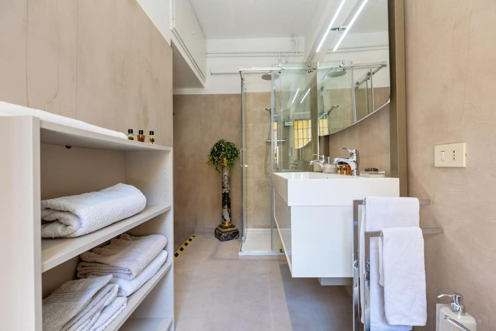 Luxurious home of the antiquarian at Spanish Steps