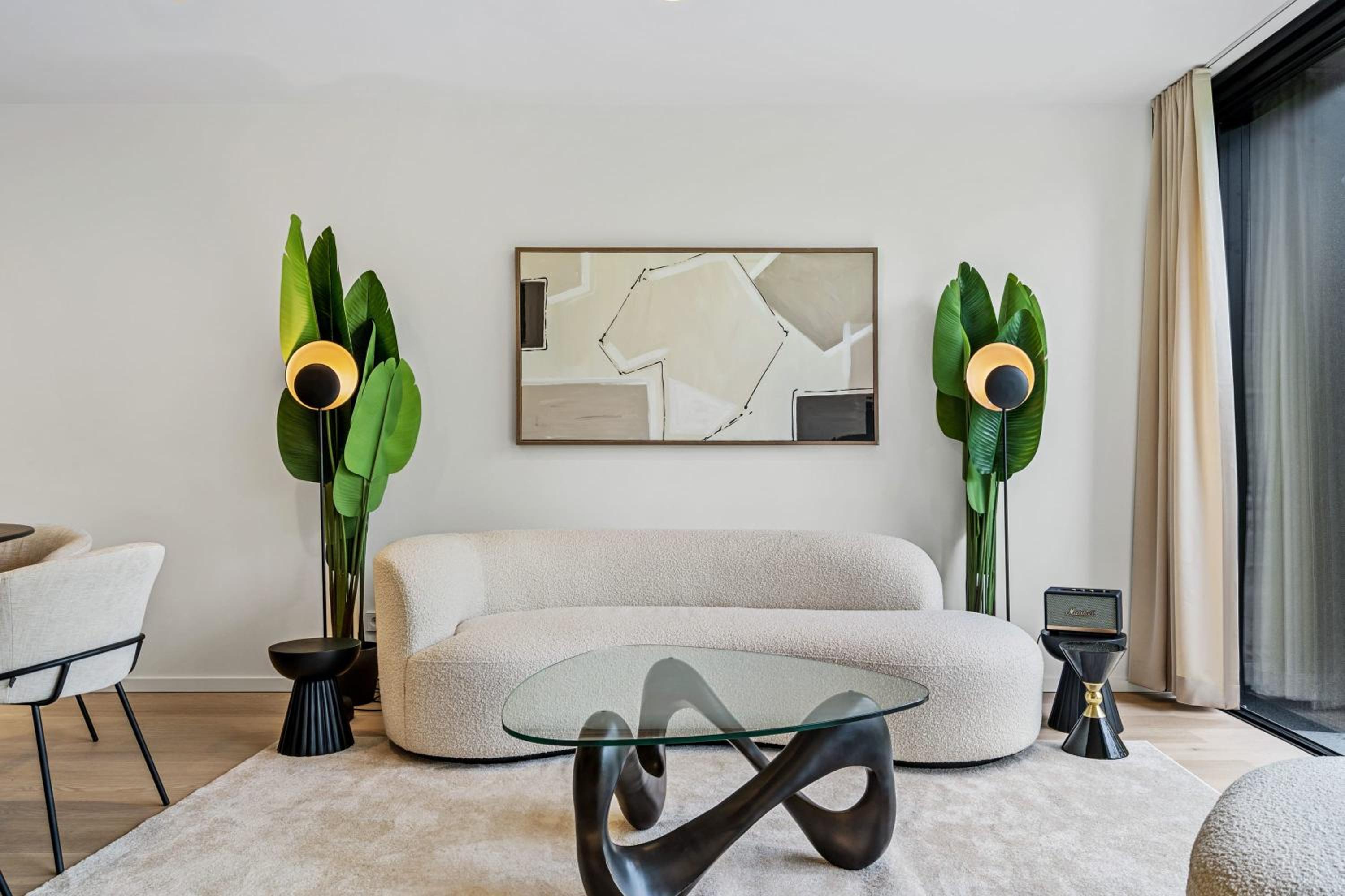 Spacious 6th-Floor Gem: Modernity Meets Comfort view 5