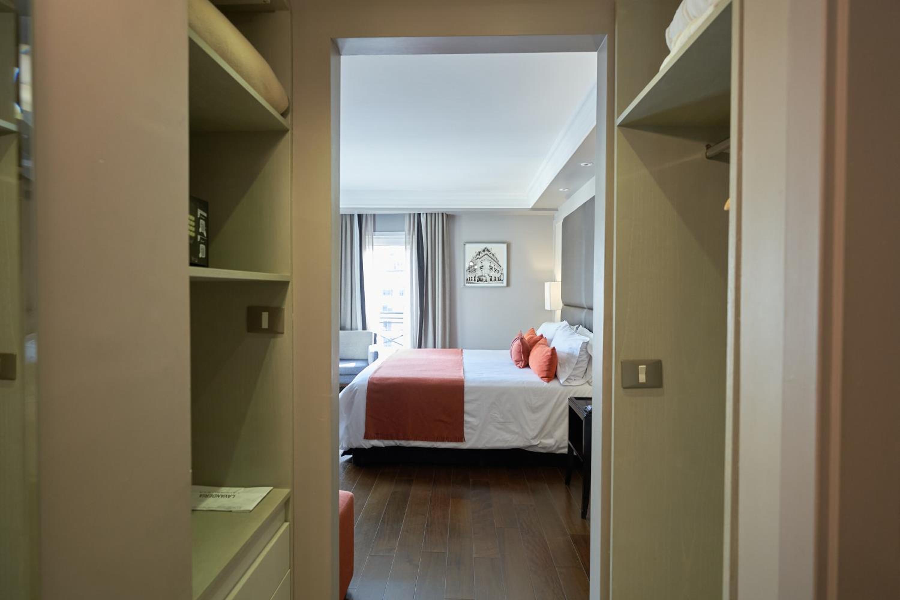 Carles Hotel, hotel 4 estrellas en Buenos Aires