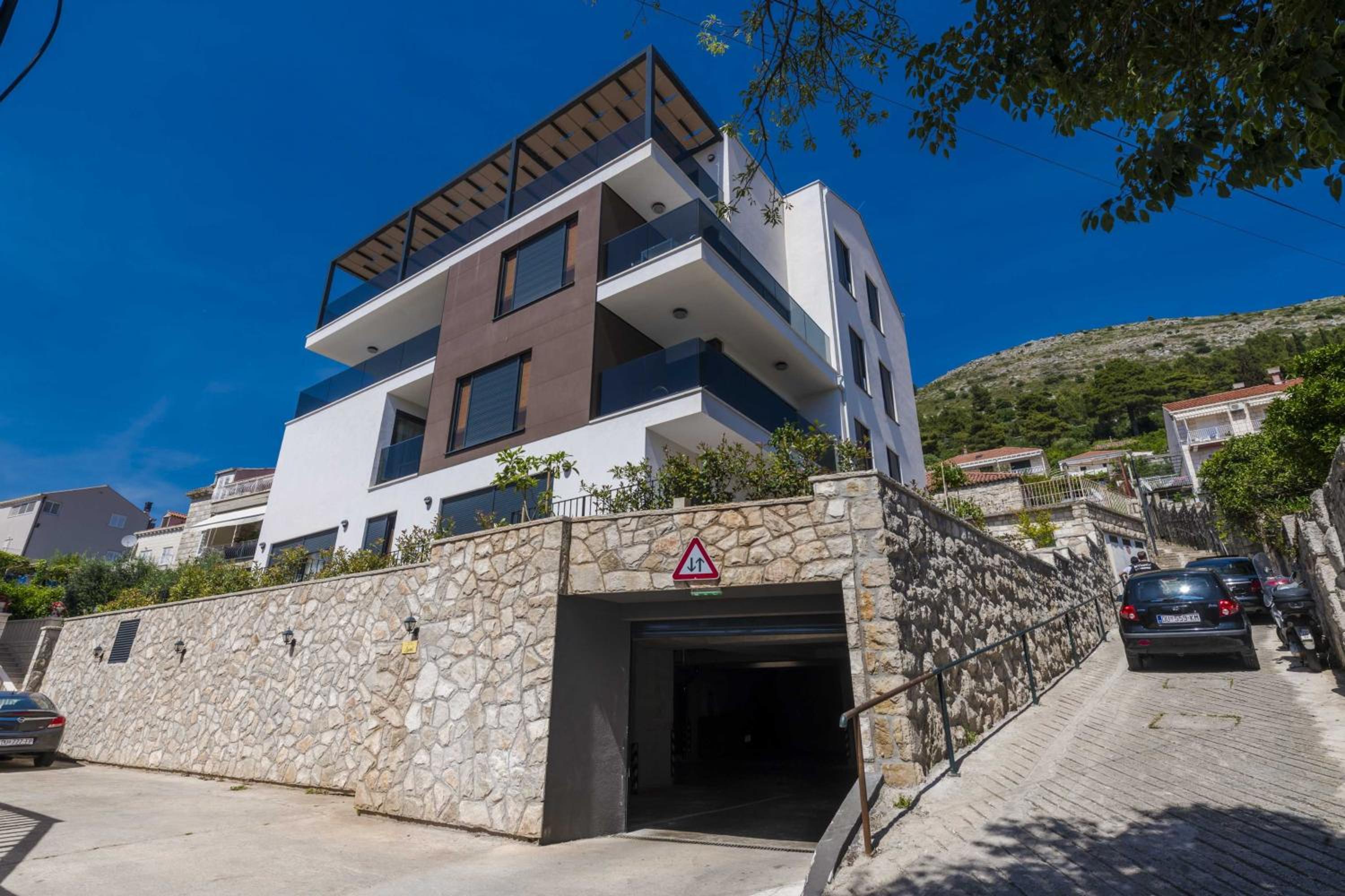 Hotel Rausion Luxury Apartments - Image 1