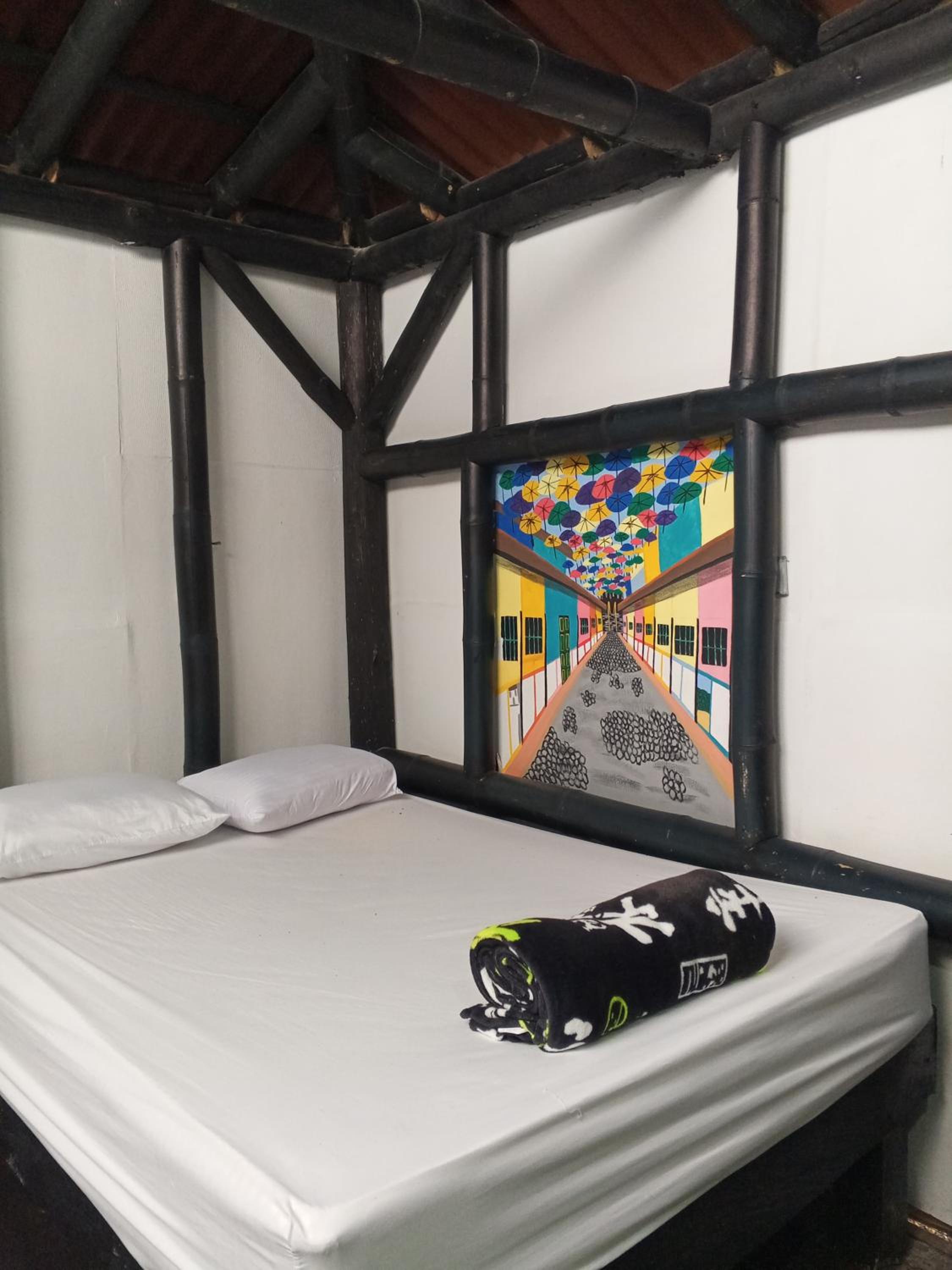 Colors Fantasy Guatape Backpackers and Travellers