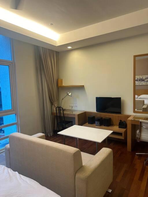 Luxzell suit KlCC-7minutes walk to KLCC