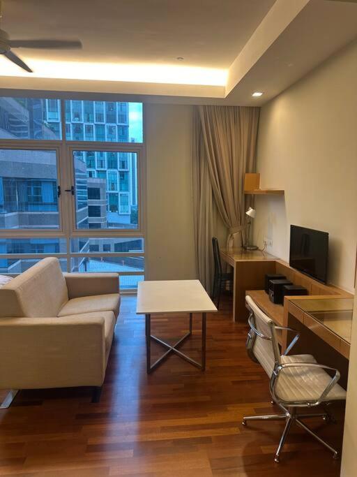 Luxzell suit KlCC-7minutes walk to KLCC