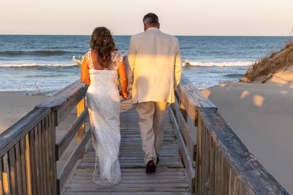 Oceanfront Estate 14BR Private Pool & Hot Tub Sleeps 30 view 3