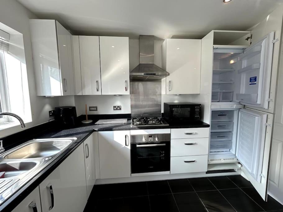 3-bedroom house close to city centre view 2