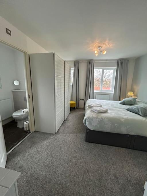 3-bedroom house close to city centre view 3