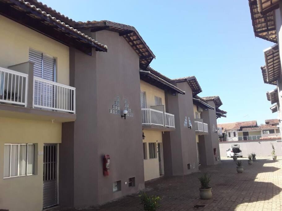 Casa em condomínio 150m praia