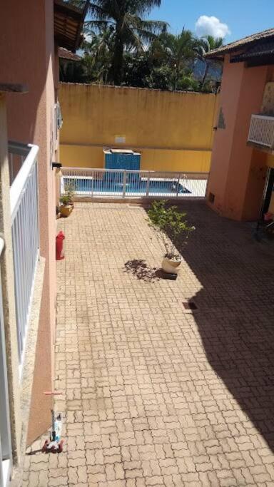 Casa em condomínio 150m praia