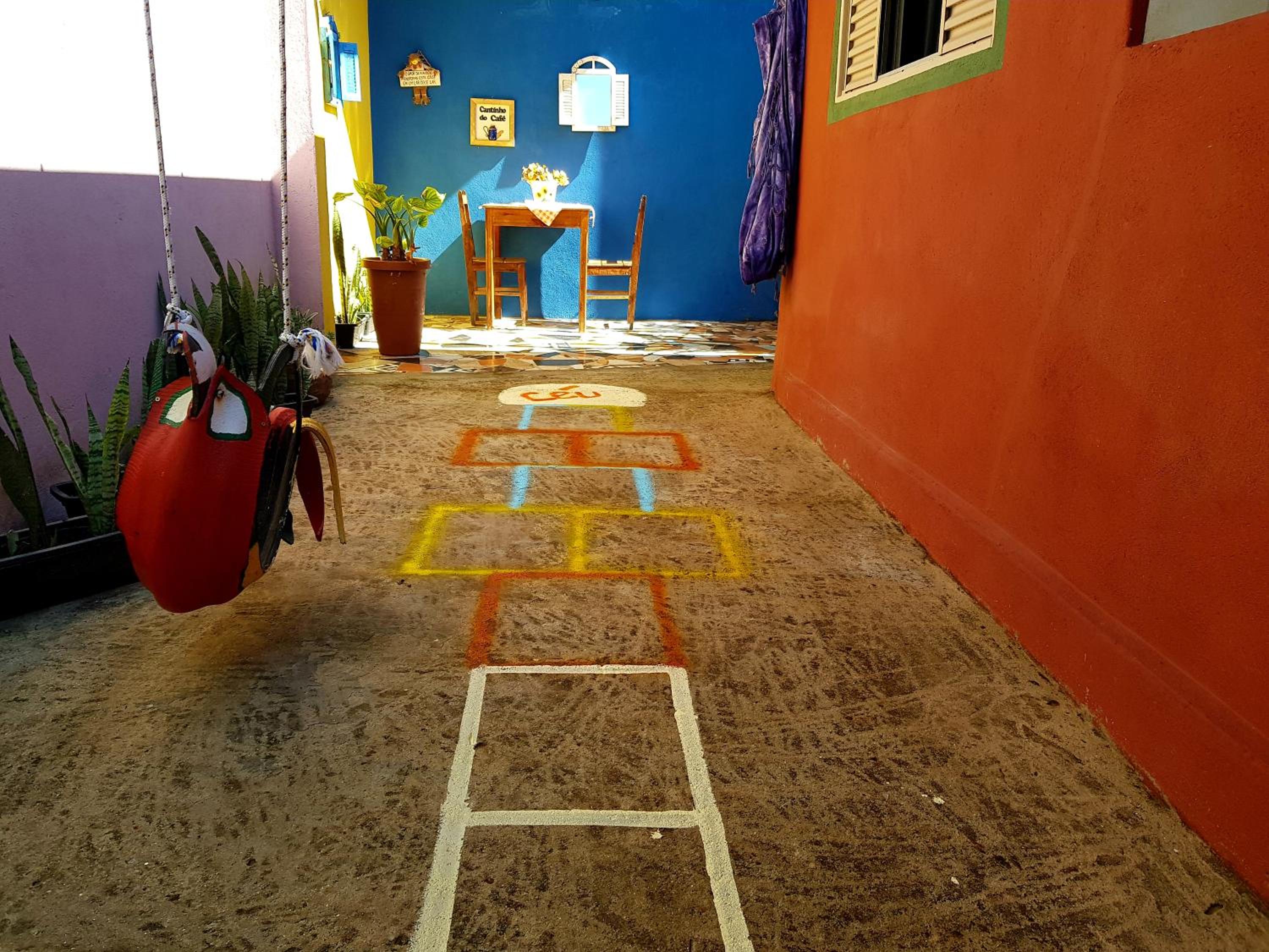 Casa com piscina a 4 min do centro de carro