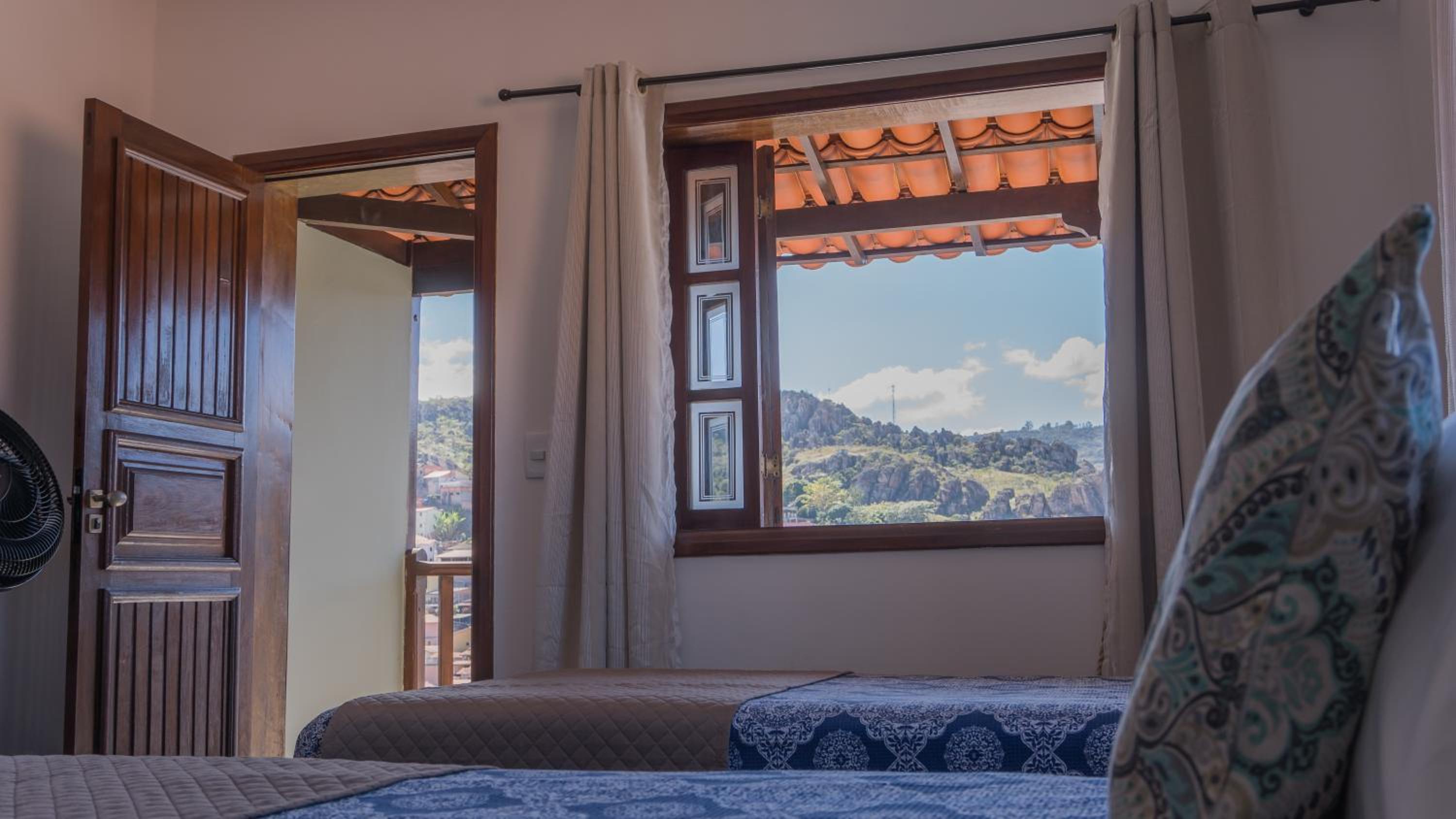 HOSPEDAGENS SERRA DOS CRISTAIS