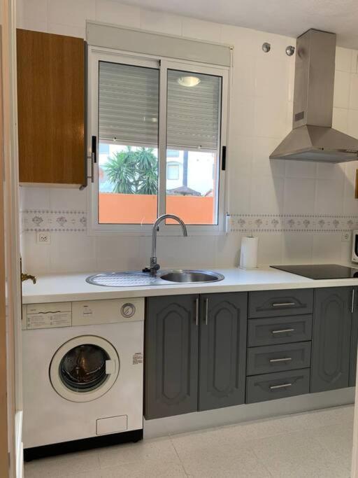 Selecta - Chalet primera linea piscina y parking view 5