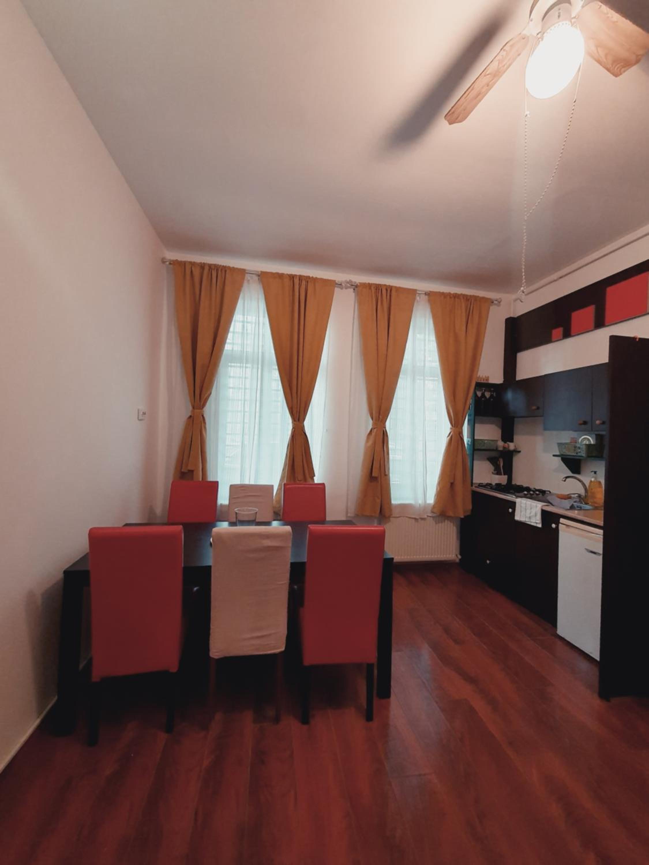 Unirii Guest view 2
