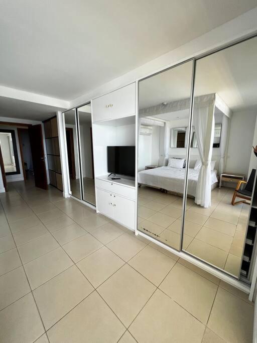 Apartamento luxo, 2 suítes, vista mar, borda infinita