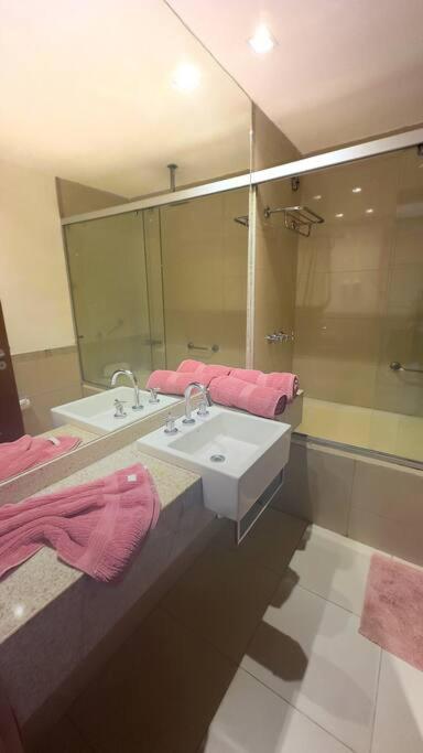 Apartamento luxo, 2 suítes, vista mar, borda infinita