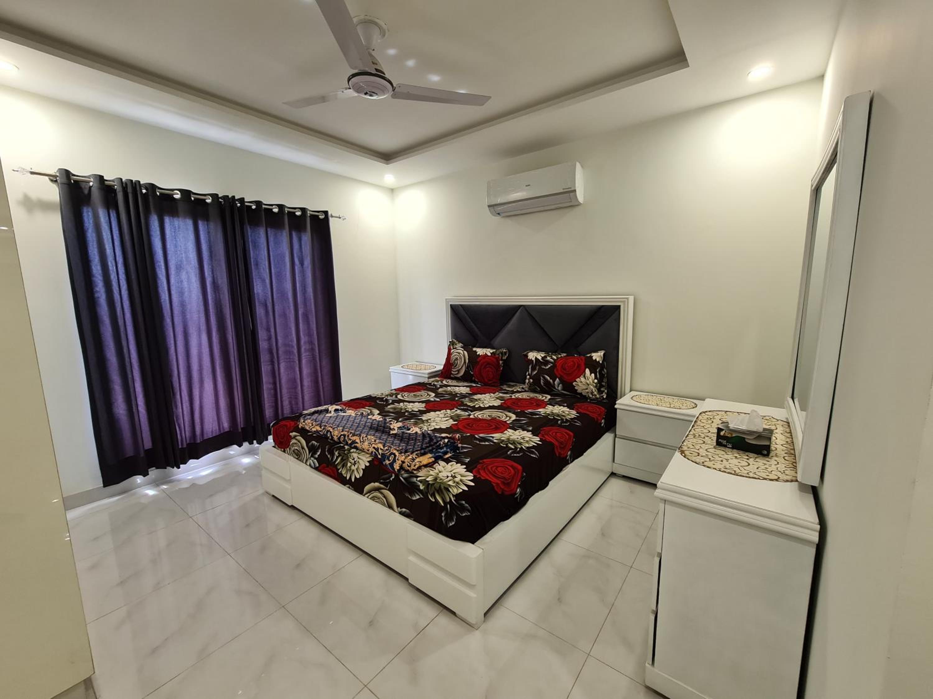 1 Bed Luxury Apartment Pool, Cinema & Gym view 4