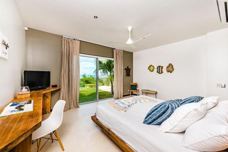 Serene Hilltop Haven Infinity Views Tranquil Vibe