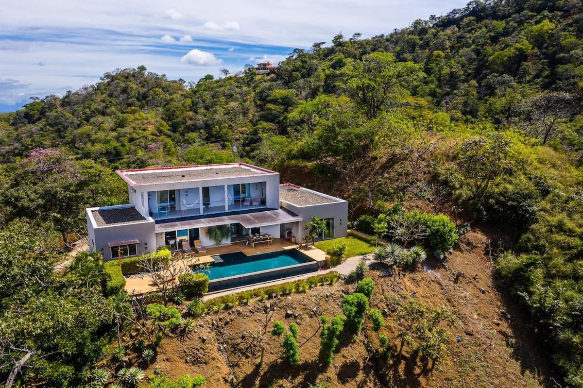 Serene Hilltop Haven Infinity Views Tranquil Vibe