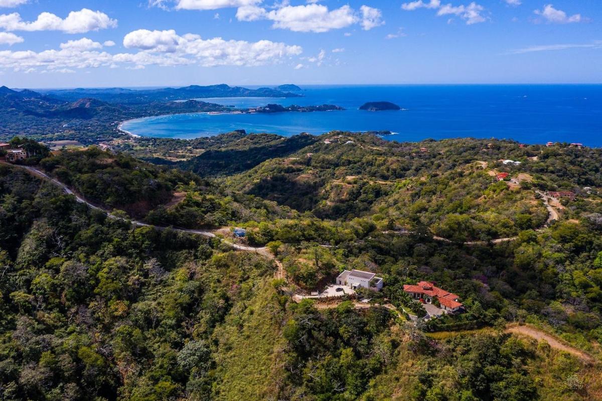 Serene Hilltop Haven Infinity Views Tranquil Vibe