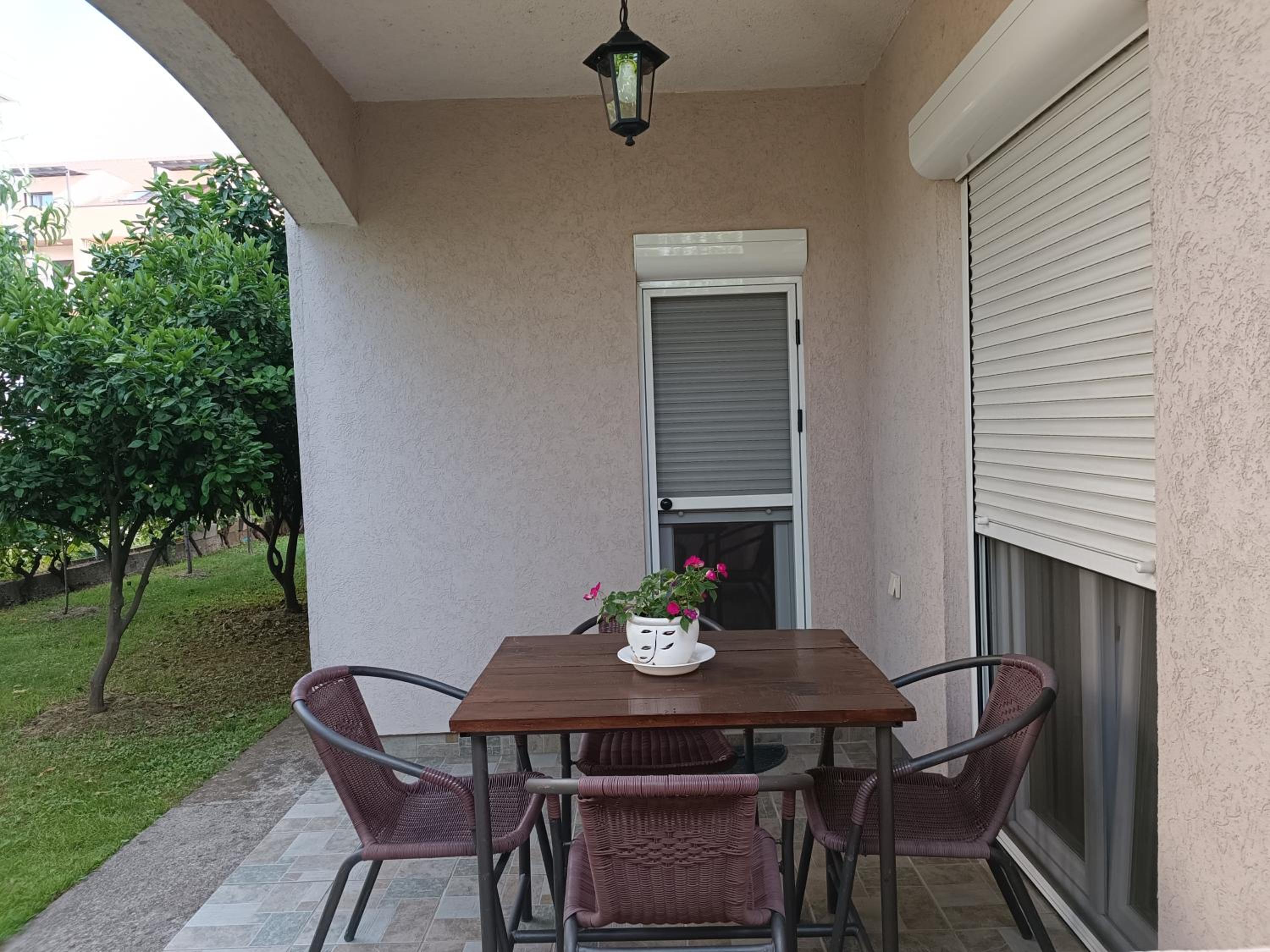 Entire house floor - 2-Bedroom Cozy & Peaceful Apartment view 5