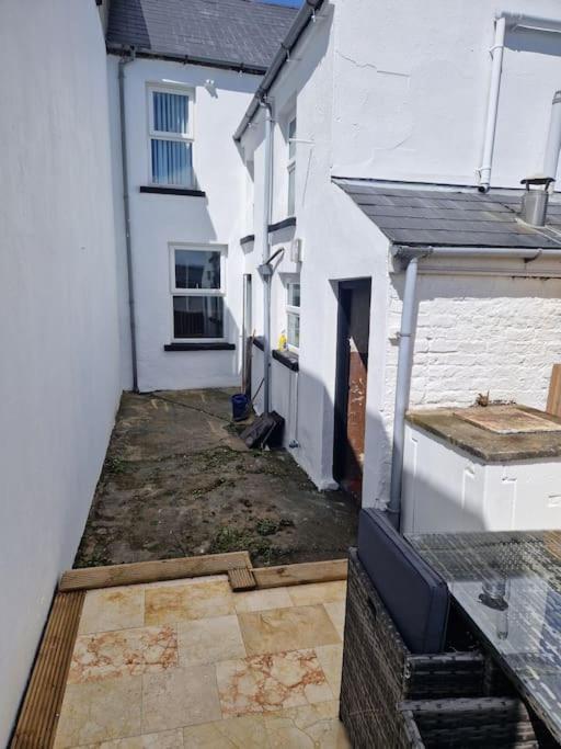 2 Bedroom, City Centre Town House with Jacuzzi Tub view 2