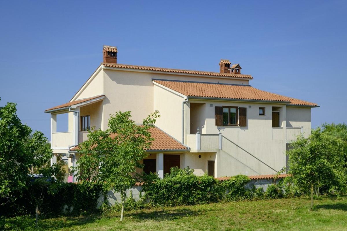 Istria Rosa in Pula - Istrien view 3
