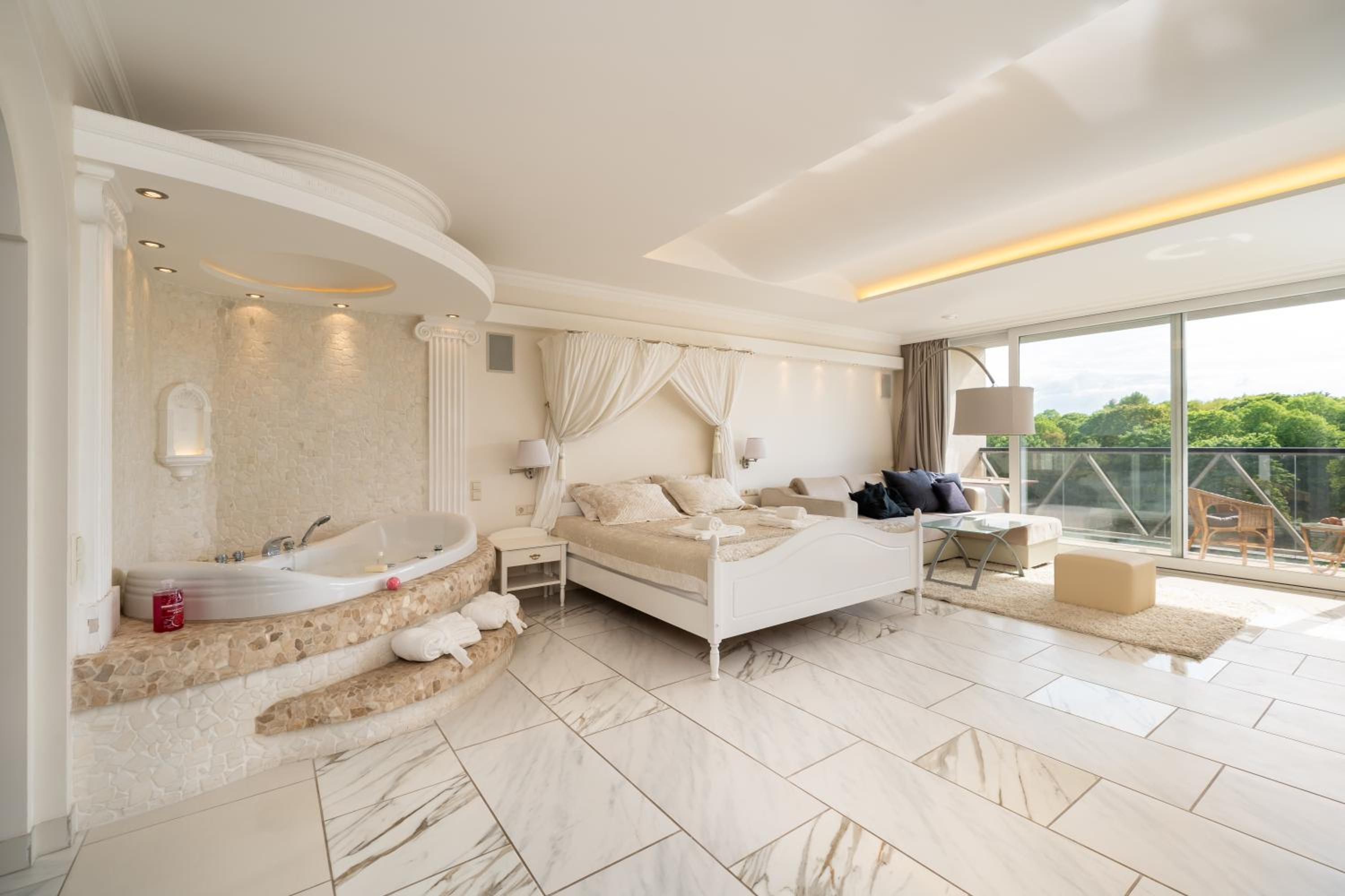 Jacuzzi Penthouse with Terrace and Free Parking - Riga view 3