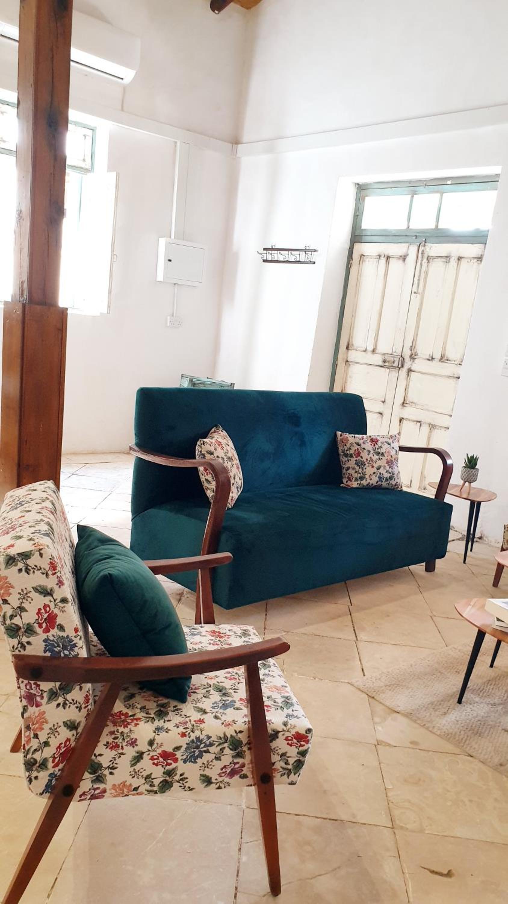 Traditional adobe house in Evrychou with cozy garden and fireplace!