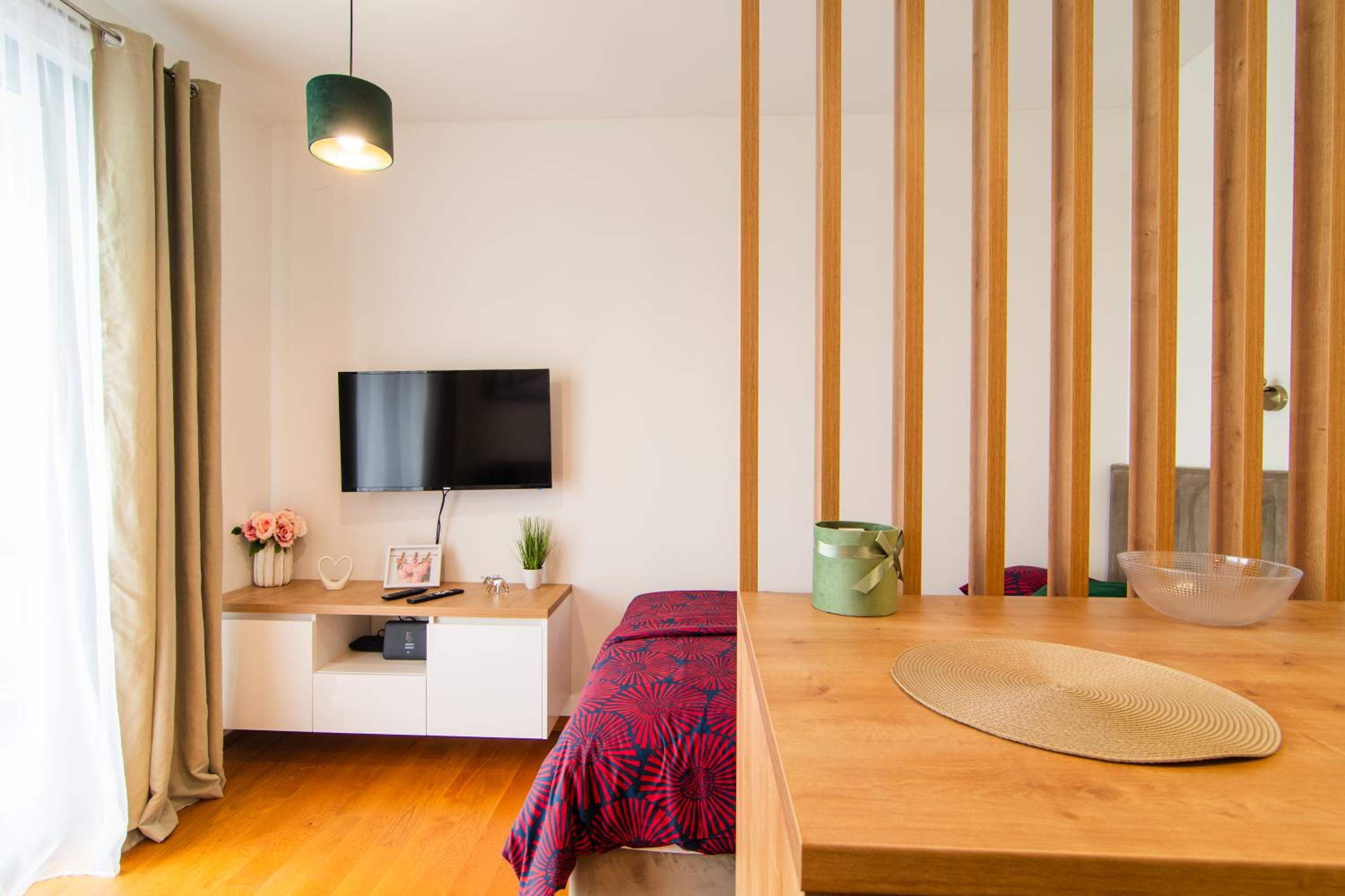Flexible SelfCheckIns 86 - Zagreb - Garage - New Building - New Apartment - Loggia view 5