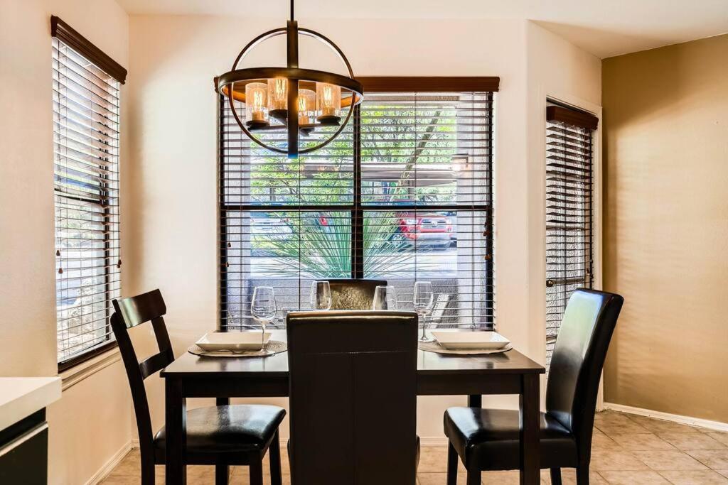 Ventana Canyon CONDO 2BR Condo w Pool & Tennis c view 4
