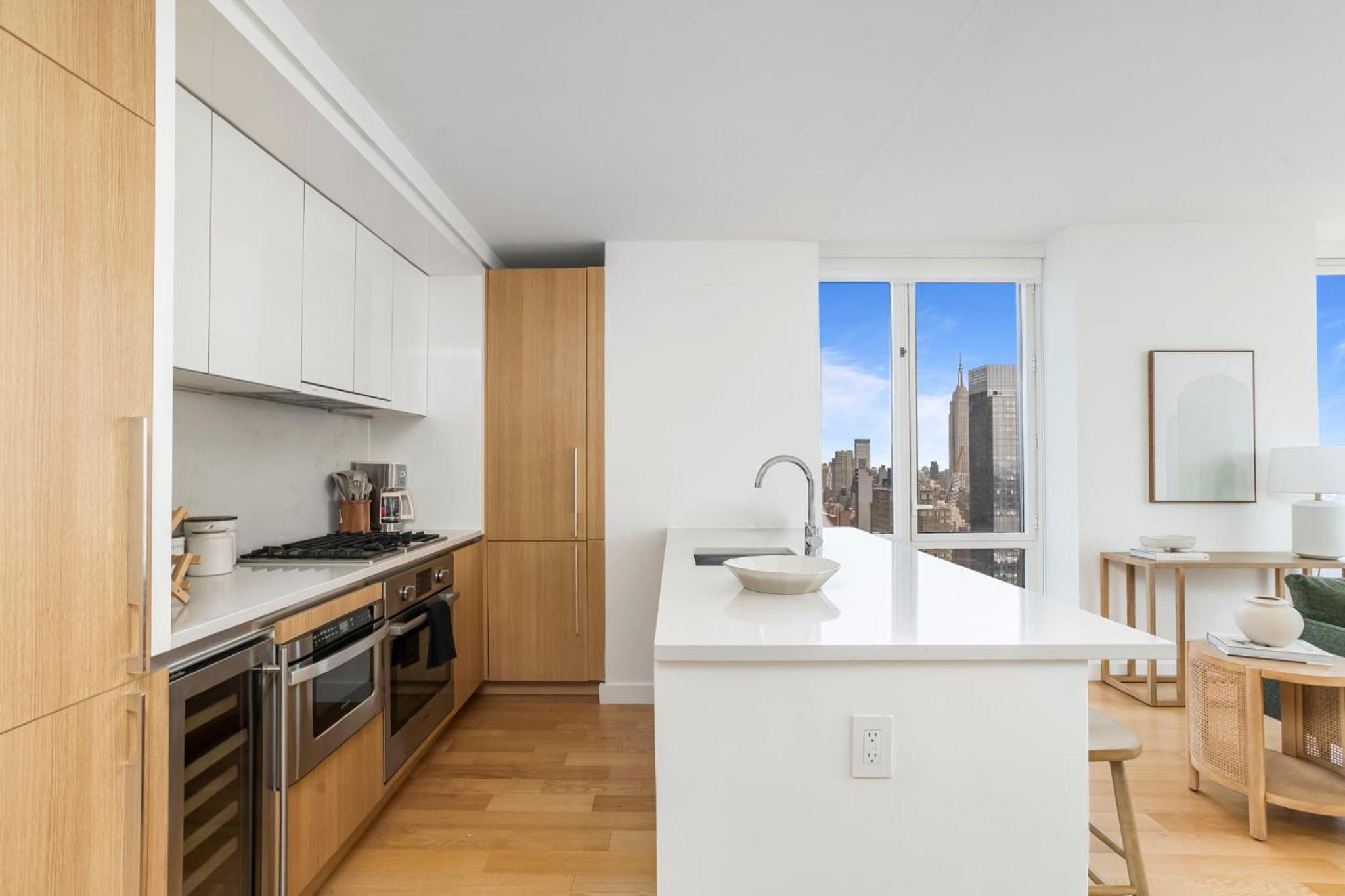 Adorable Hiding 2bd 2bath Gem
