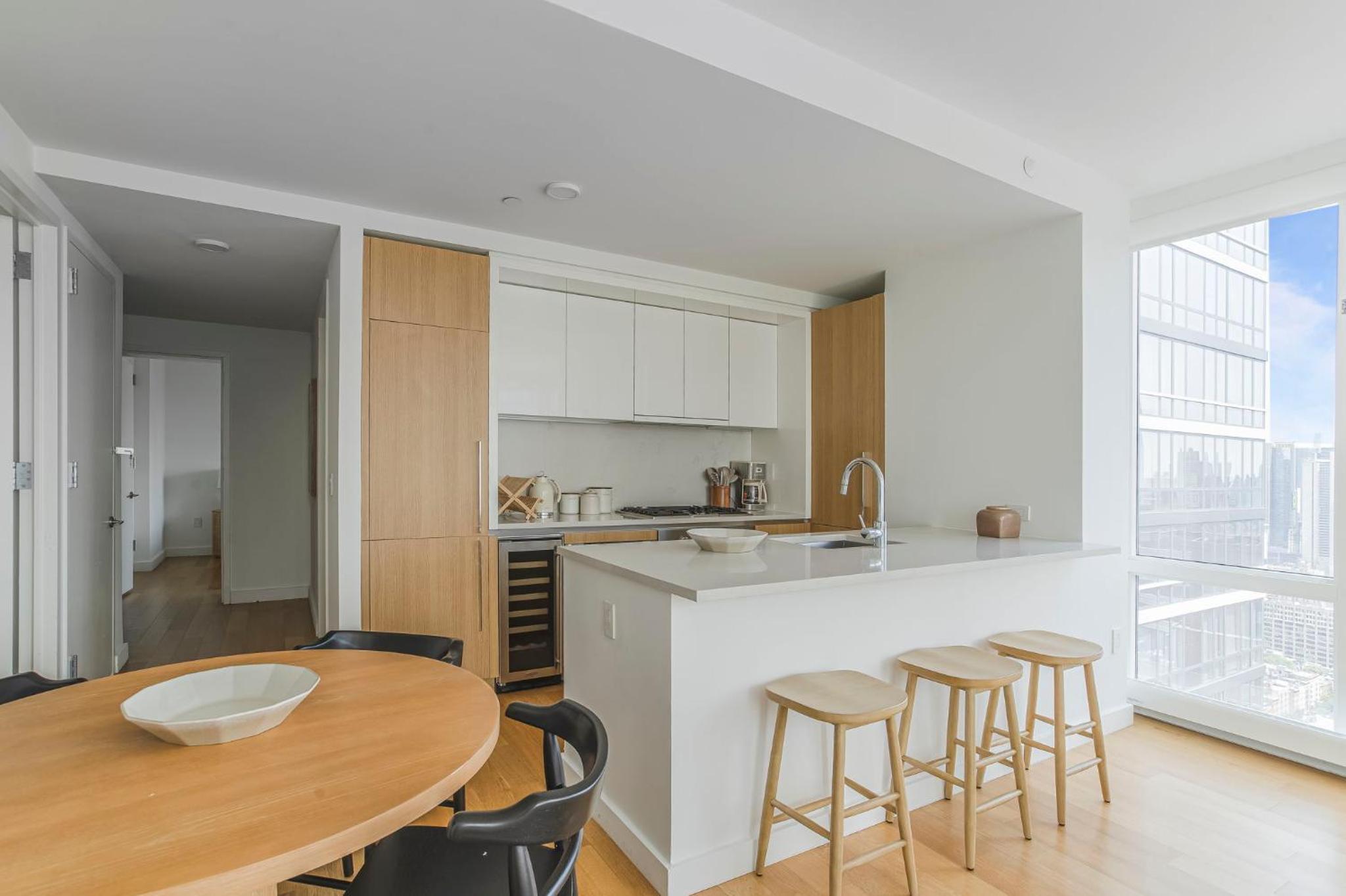 Adorable Hiding 2bd 2bath Gem