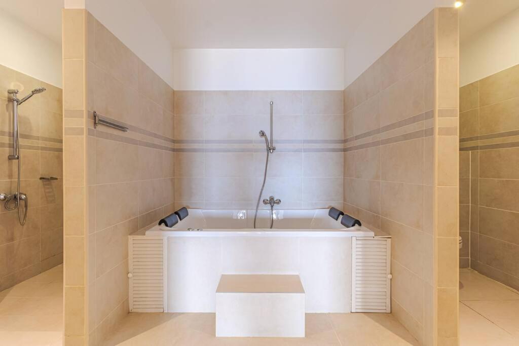 The Roman Penthouse