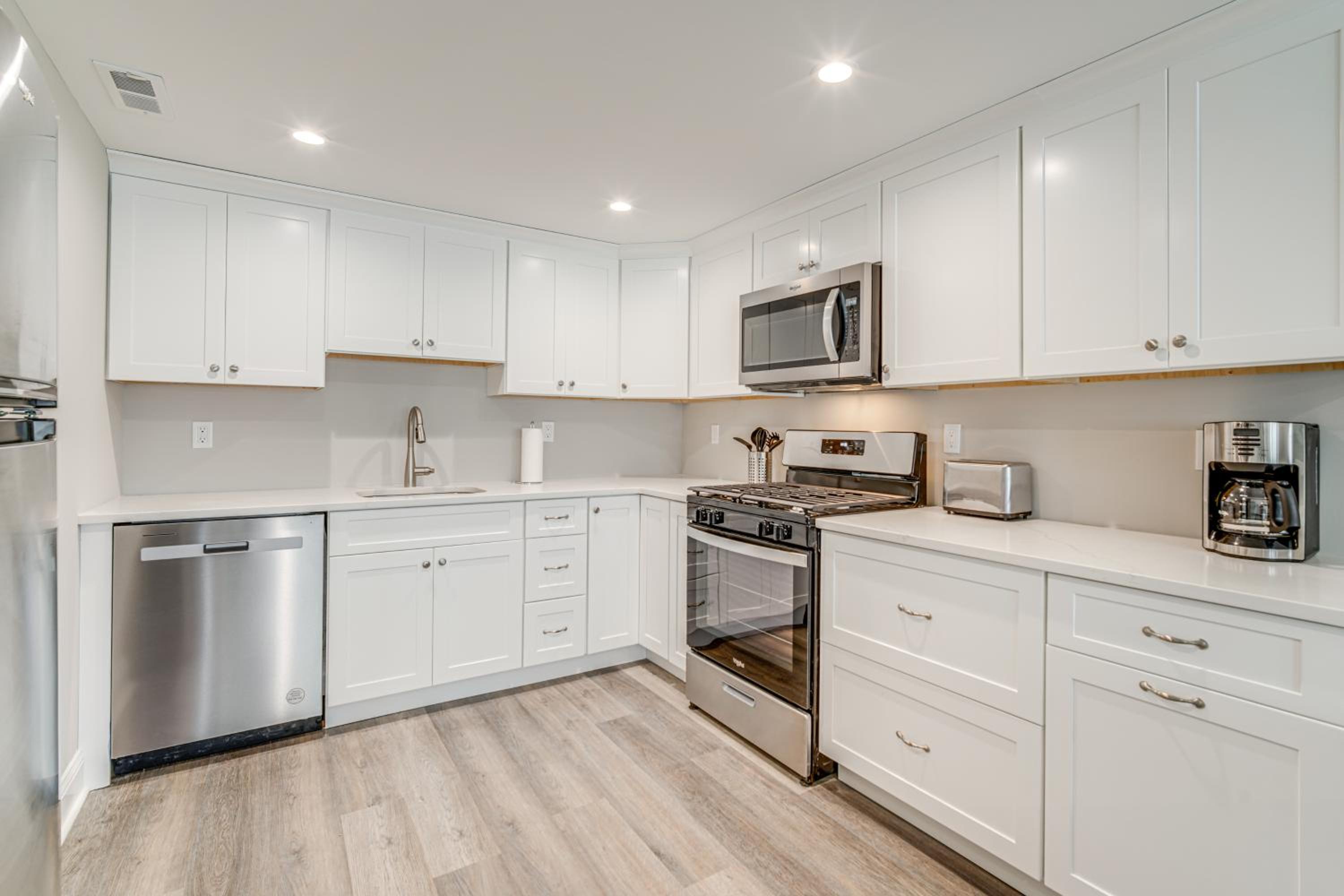 Newly Built North Wildwood Cottage, Walk to Beach!