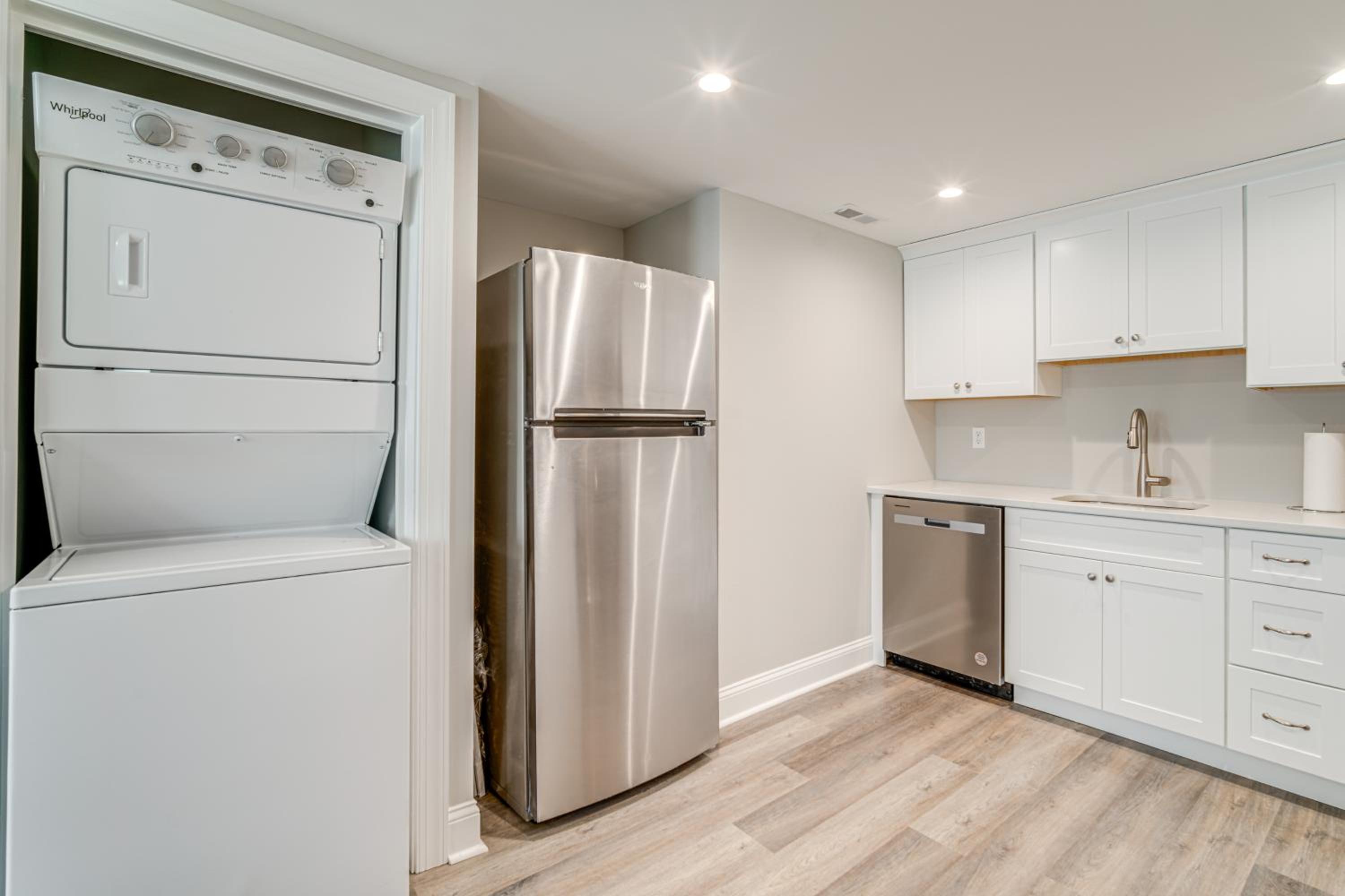 Newly Built North Wildwood Cottage, Walk to Beach!
