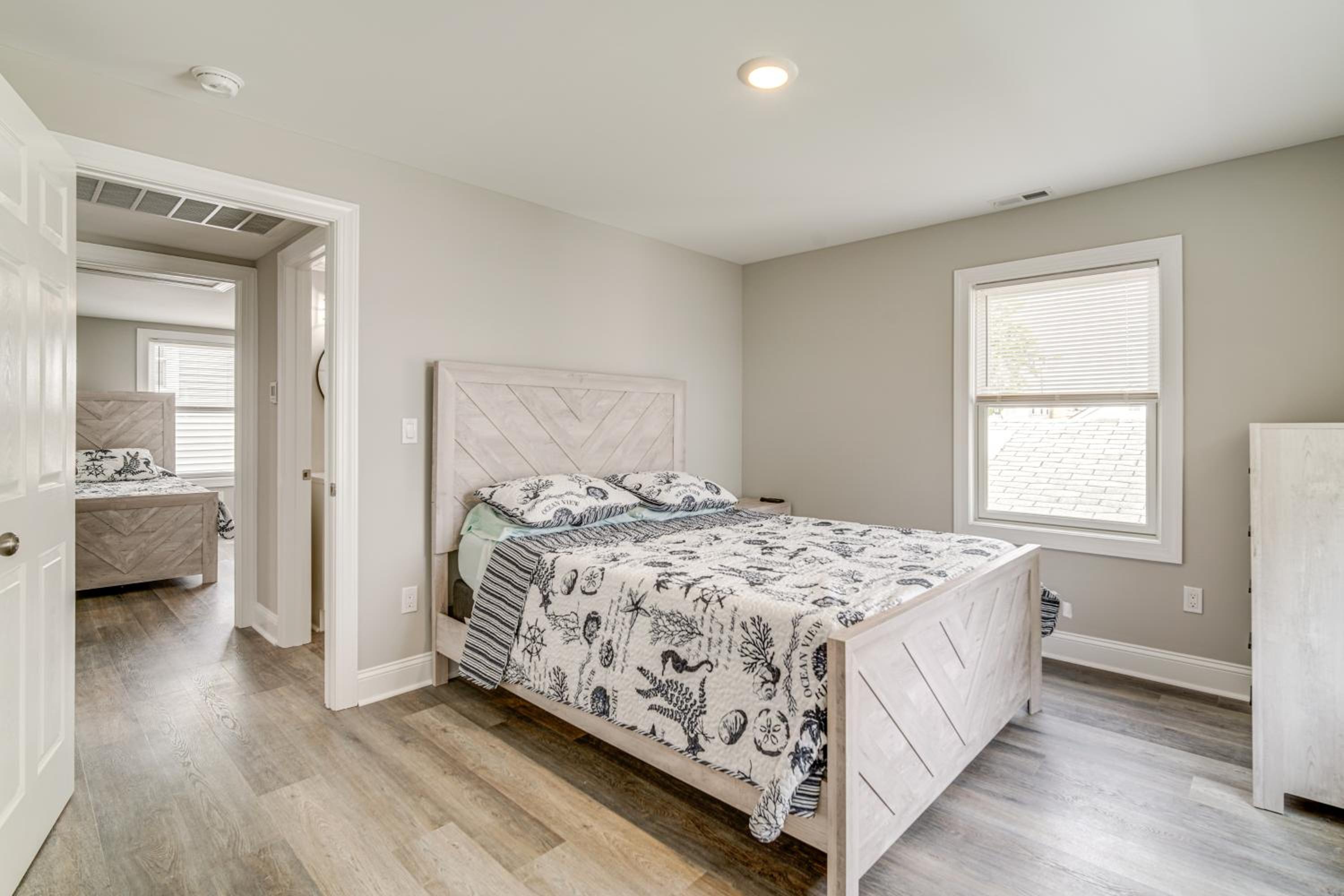 Newly Built North Wildwood Cottage, Walk to Beach!