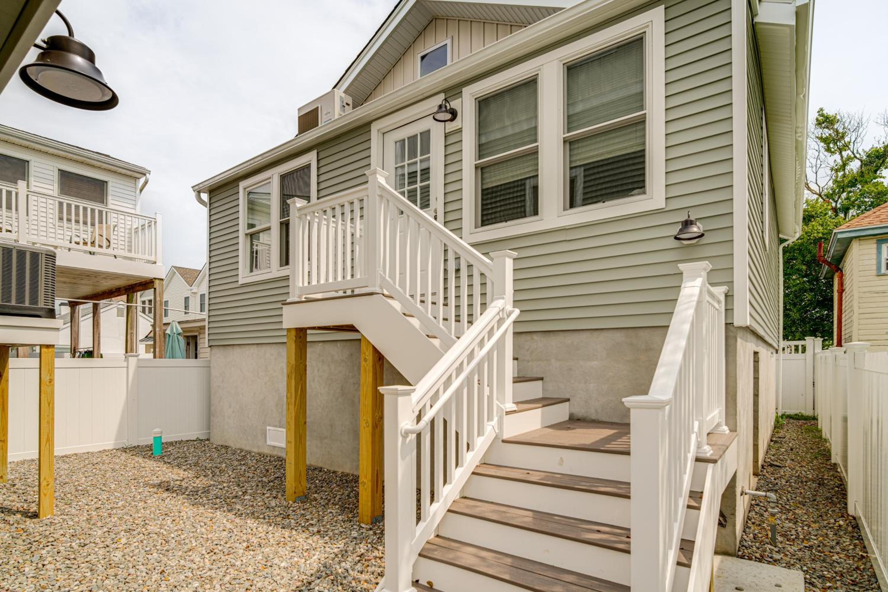Newly Built North Wildwood Cottage, Walk to Beach!