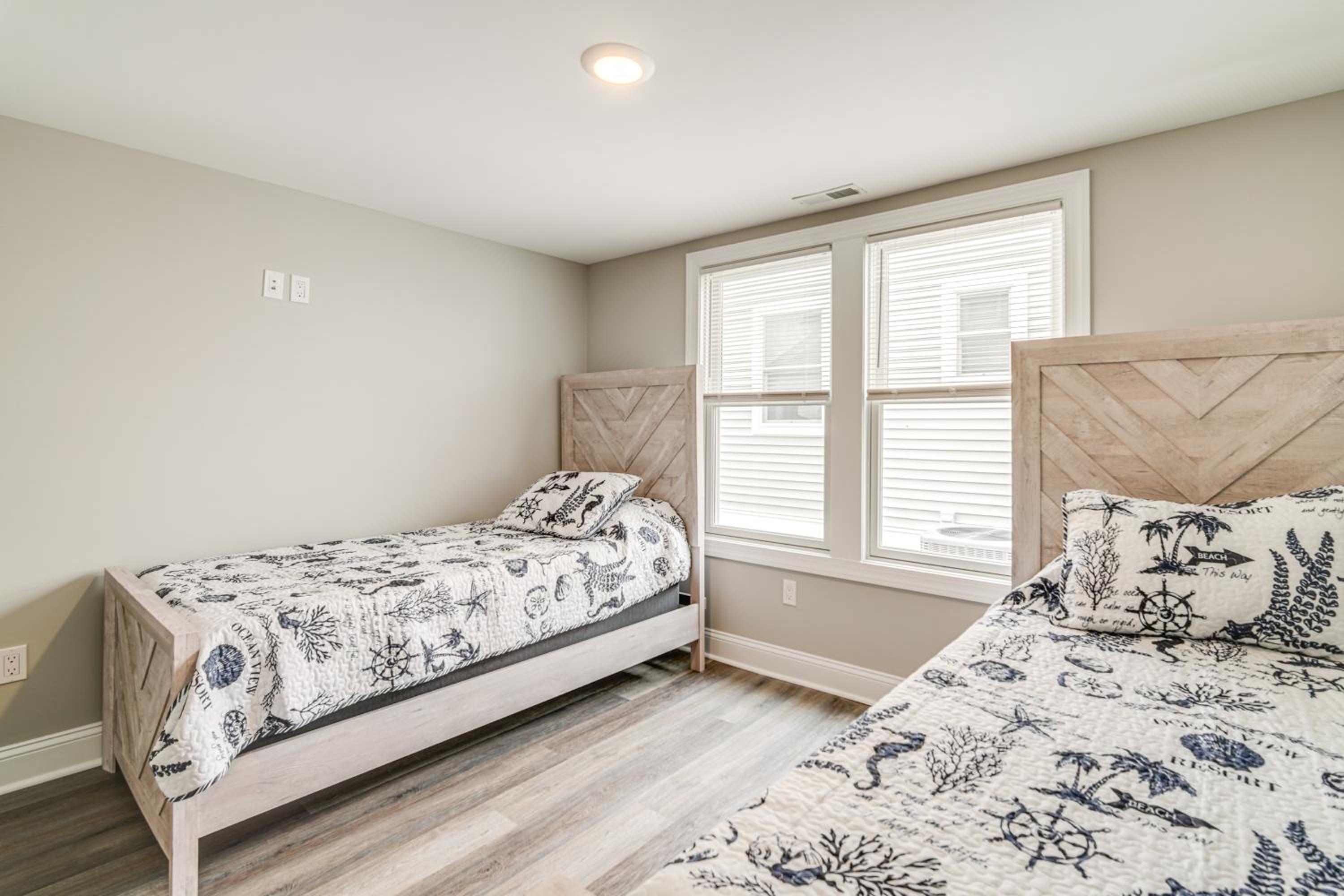 Newly Built North Wildwood Cottage, Walk to Beach!