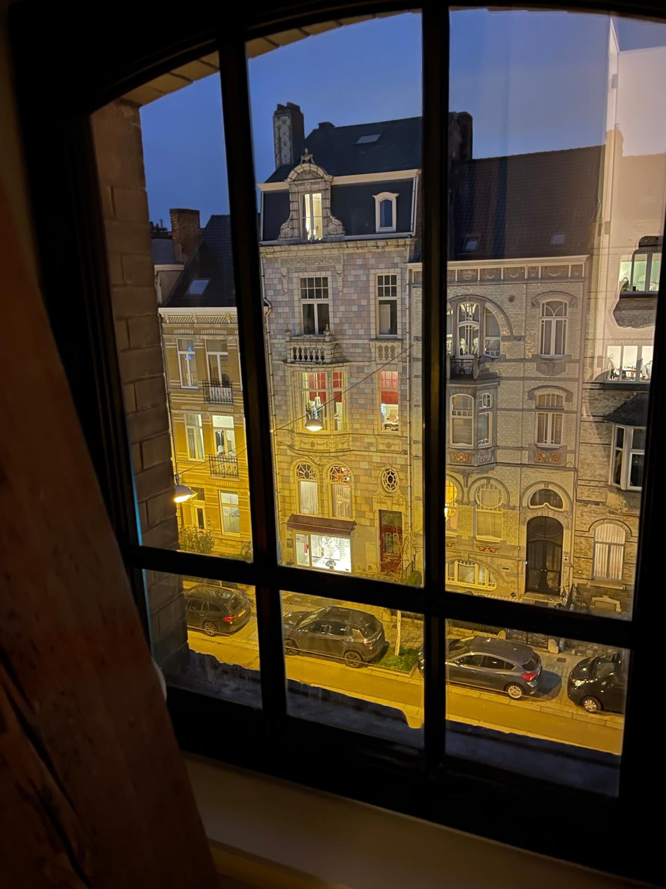 Penthouse with Airconditioning and Big Terrace, Close to Gent Sint-Pieters Station and City Centre