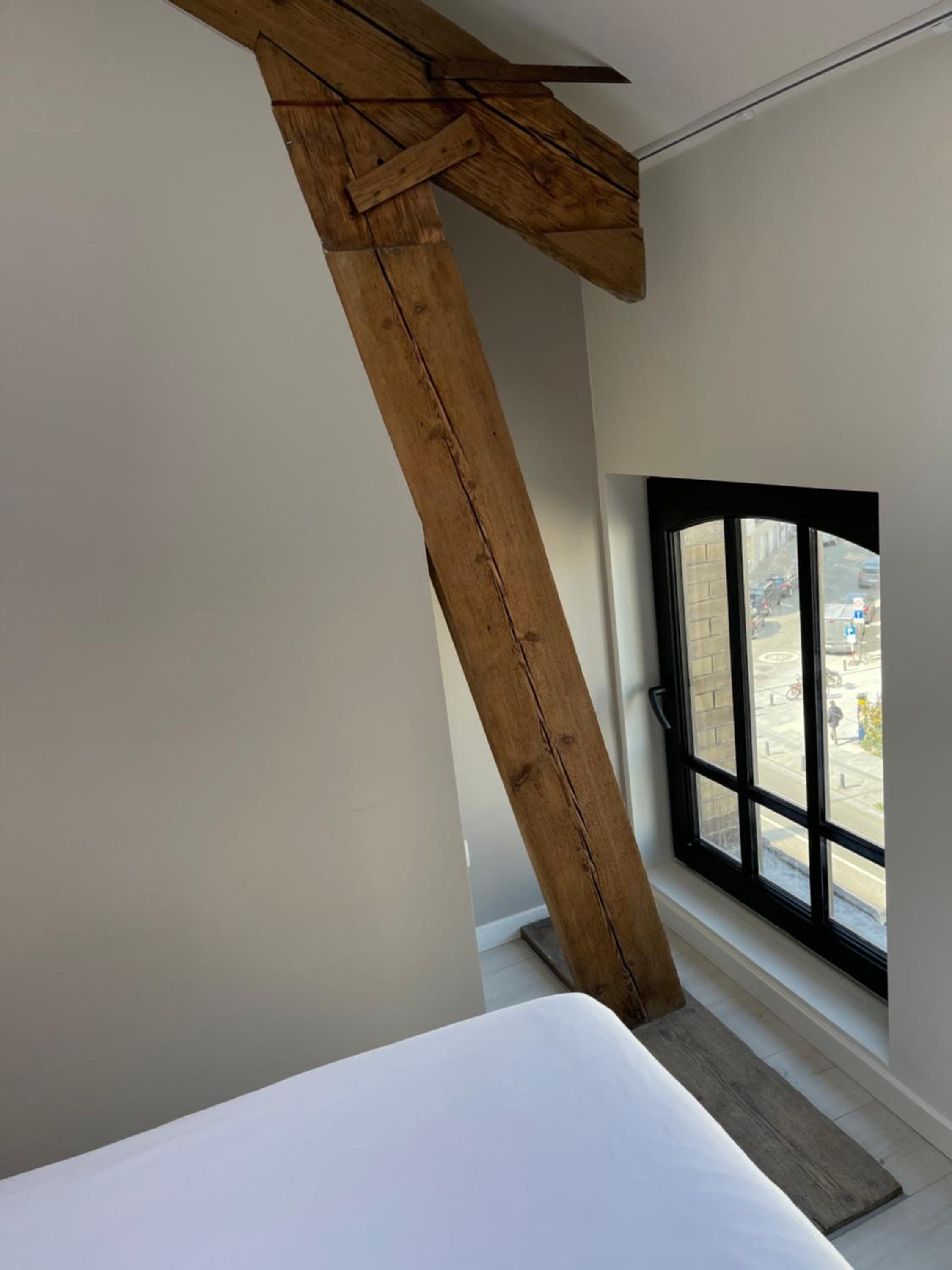 Penthouse with Airconditioning and Big Terrace, Close to Gent Sint-Pieters Station and City Centre